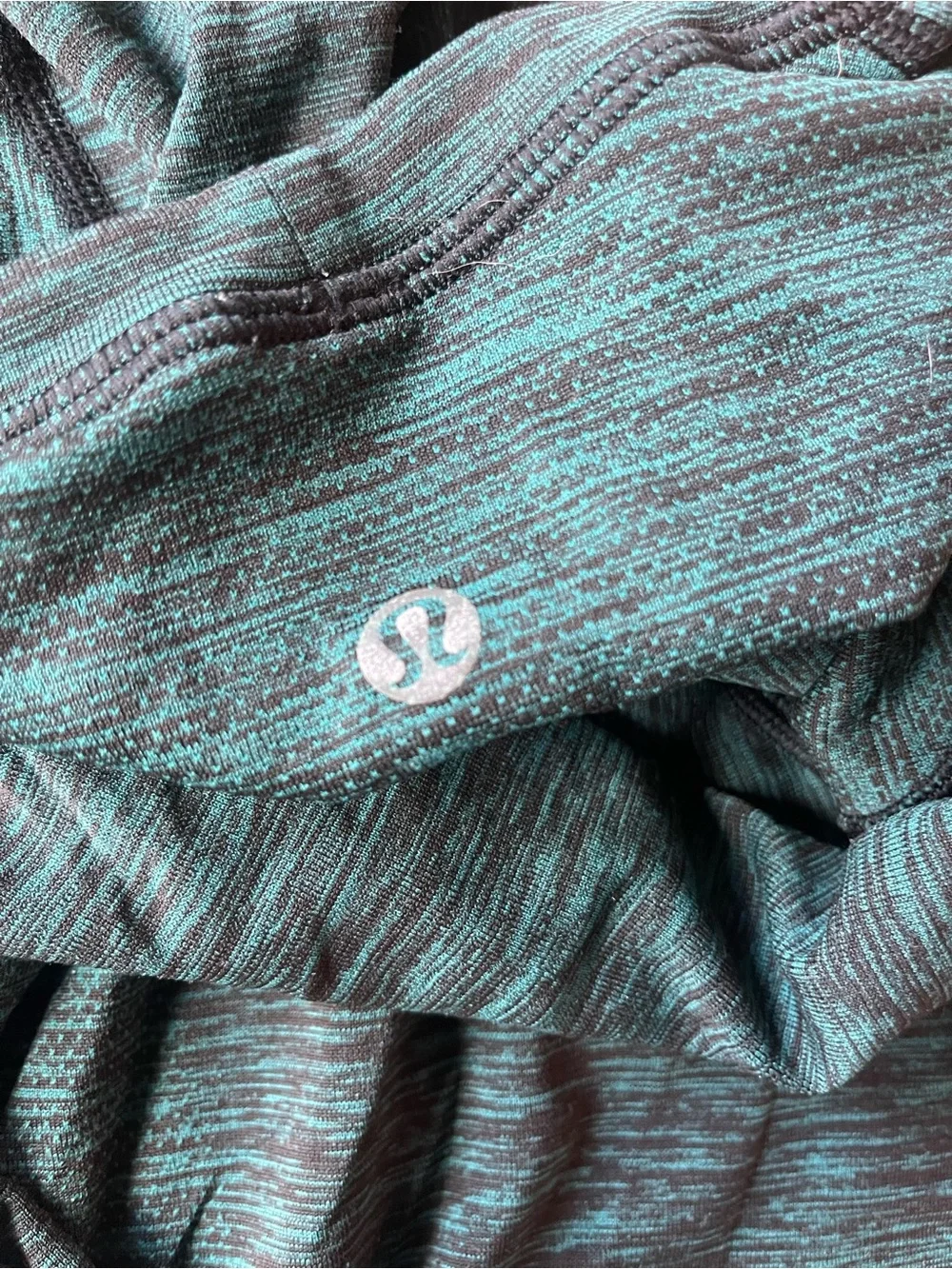 lululemon athletica Men's Heathered Green Crewneck Long Sleeve Top
